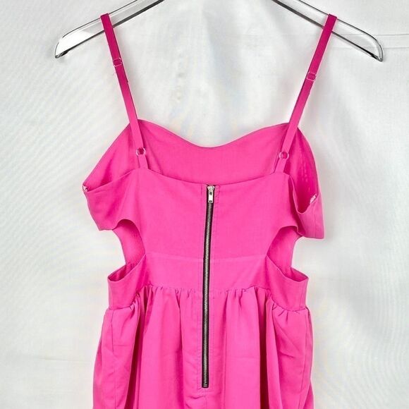 Forever 21 Barbiecore Side Cutout Strap Dress. - Picture 4 of 9